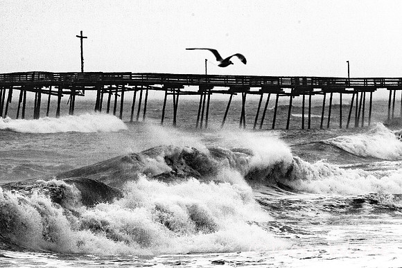 wild waves Kitty Hawk storm-12668