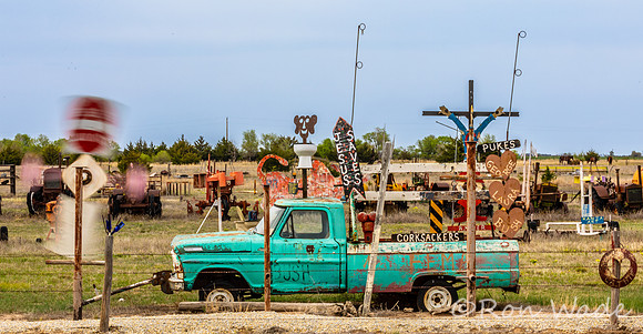 yard art, M T Ligget, Kansas-9007