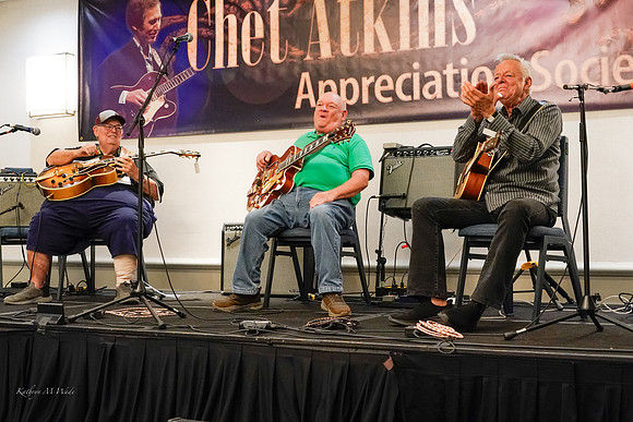 Eddie Pennington, Paul Moseley, and Tommy Emmanuel-97374