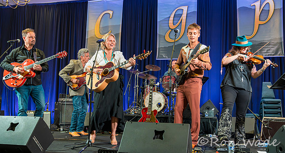 Camille Te Nahu, Jenee Fleenor, Joe Reed bass, Sonny French, Stuie French, Toby Caldwell drum-7279-Enhanced-NR