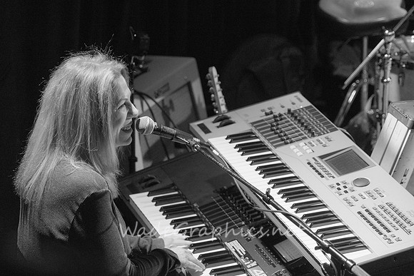 Victoria Shaw-5840