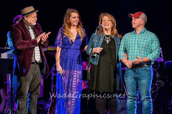 Mike Chapman's family,  Dave Pomeroy, -8280