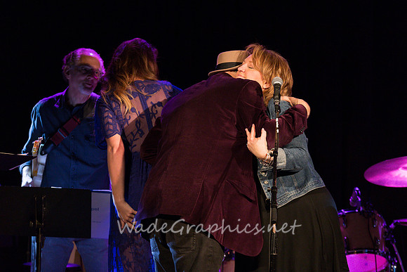 Mike Chapman's family,  Dave Pomeroy, -8312