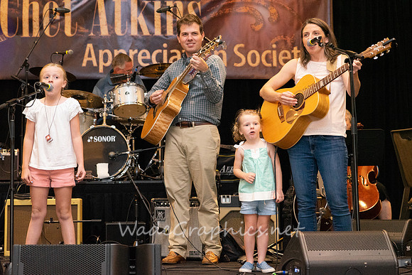 Ben Hall, Meagan Taylor and family-6425