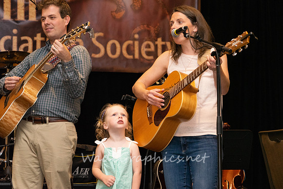 Ben Hall, Meagan Taylor and family-6431