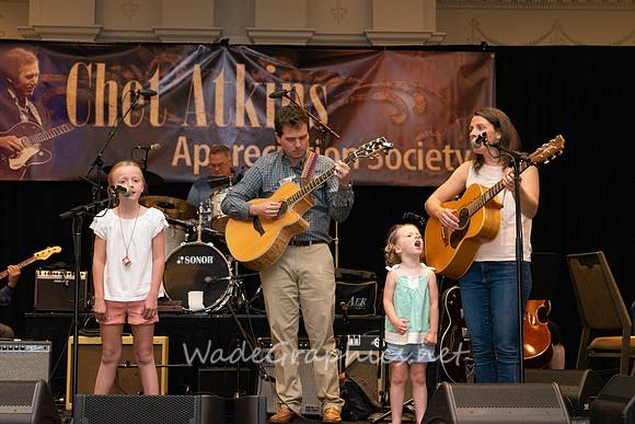 Ben Hall, Meagan Taylor and family-6446