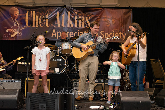 Ben Hall, Meagan Taylor and family-6457