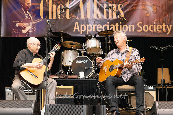 John Knowles and Tommy Emmanuel, aka, Yoda and The Tazmanian Devil-6587