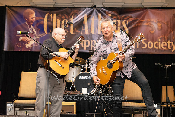 John Knowles and Tommy Emmanuel, aka, Yoda and The Tazmanian Devil-6596