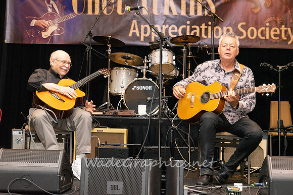 John Knowles and Tommy Emmanuel, aka, Yoda and The Tazmanian Devil-6615