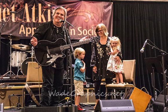 Doyle Dykes, Haley, grandkids-4517
