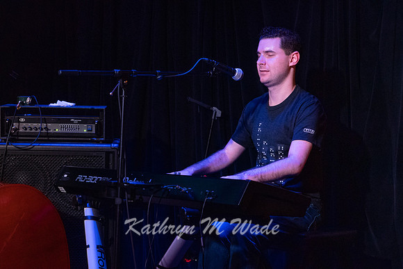 KMW09407