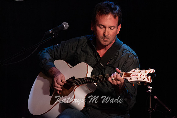 KMW09177