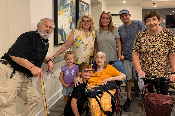 Bobby, Brayden, Brooklyn, Mema, Kathy O'Neal, Nikki, Matt, Deb-7415
