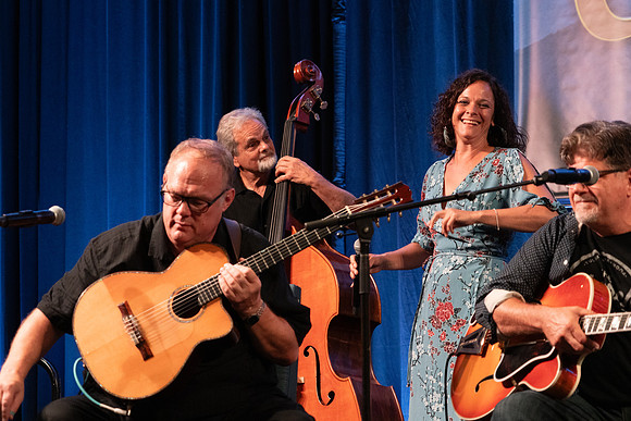 Annie and the Hot Club-9863